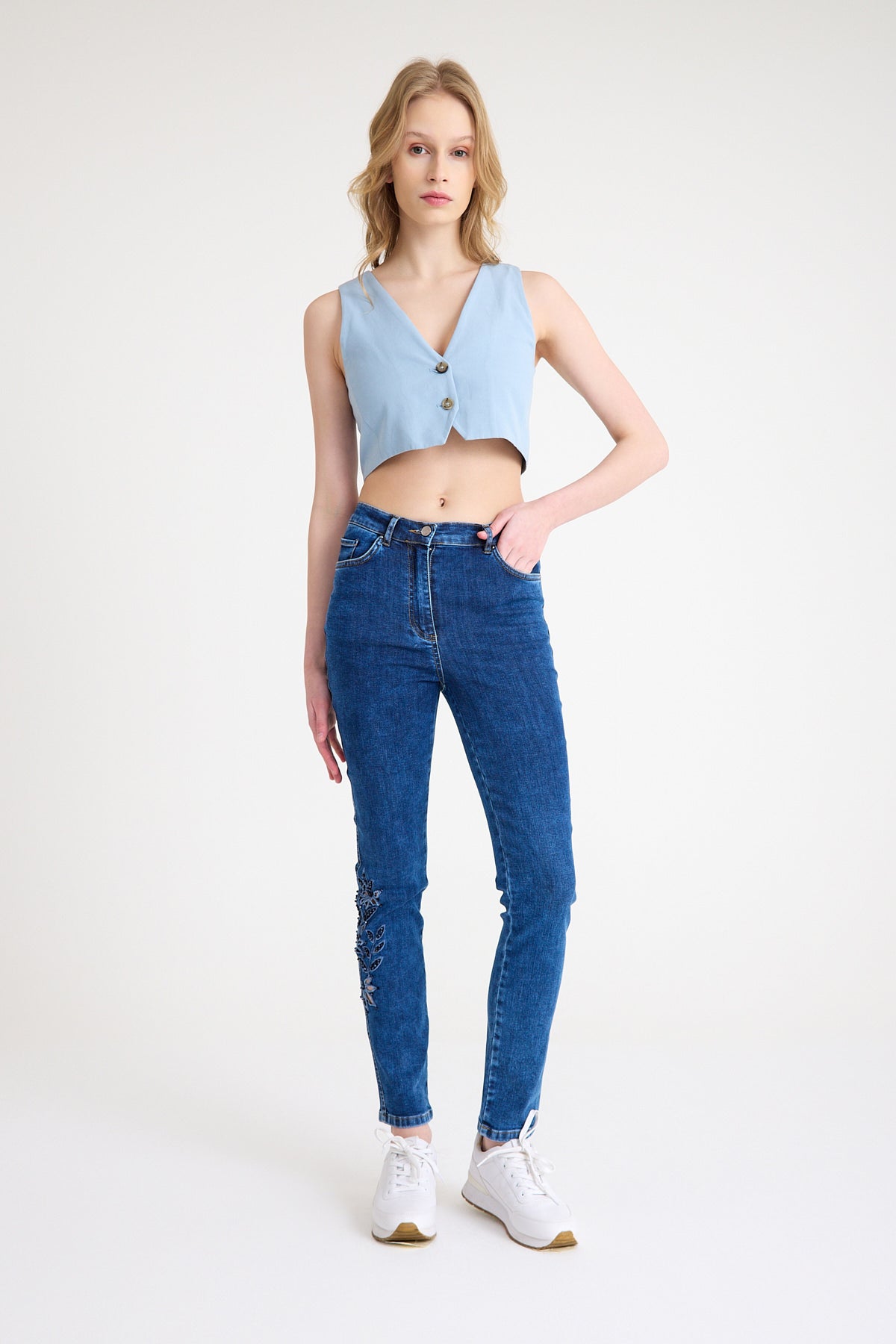 Kadın Yüksek Bel Likralı İşlemeli Mavi Jeans