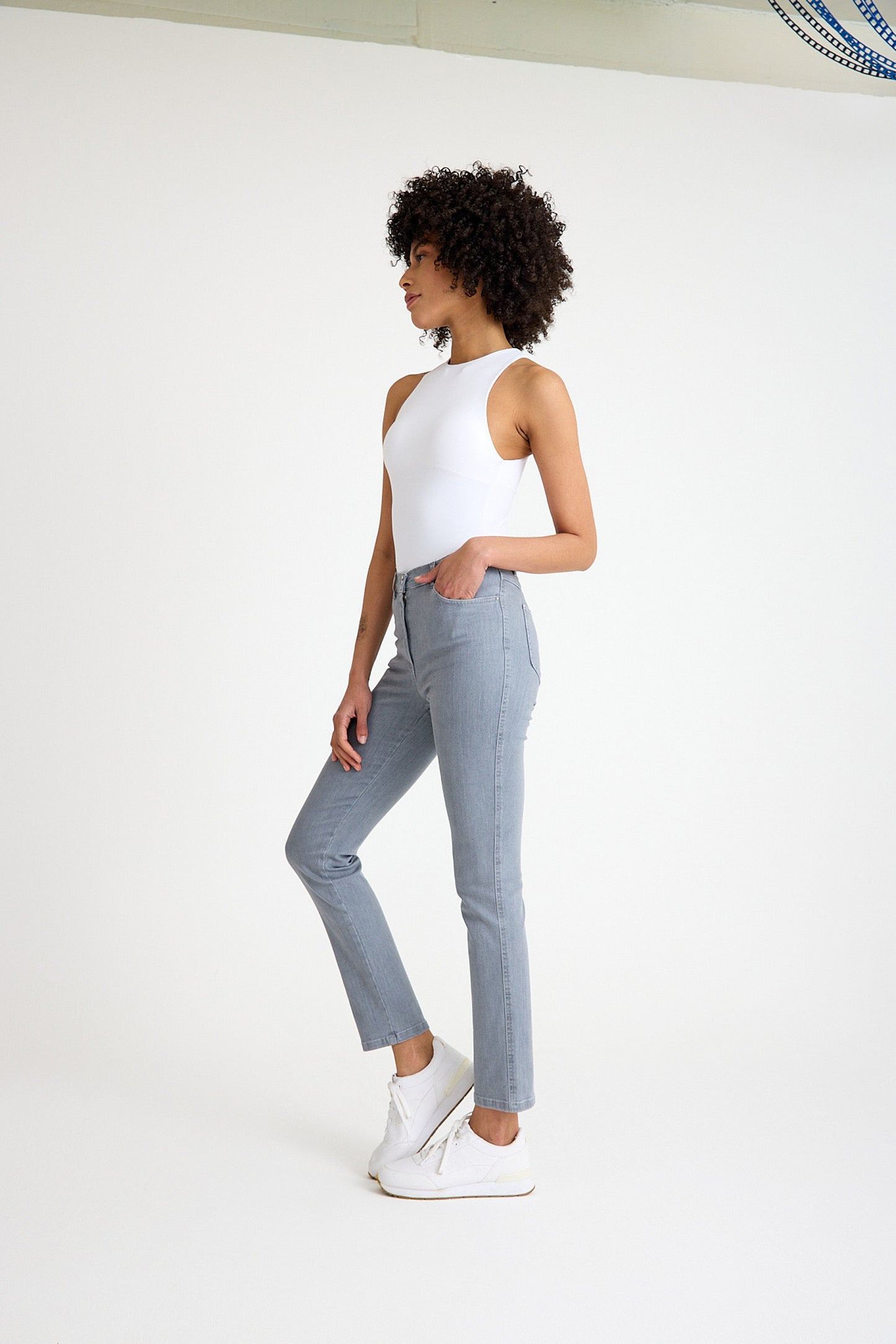 Yüksek Bel Gri Likralı Slim Fit Jean