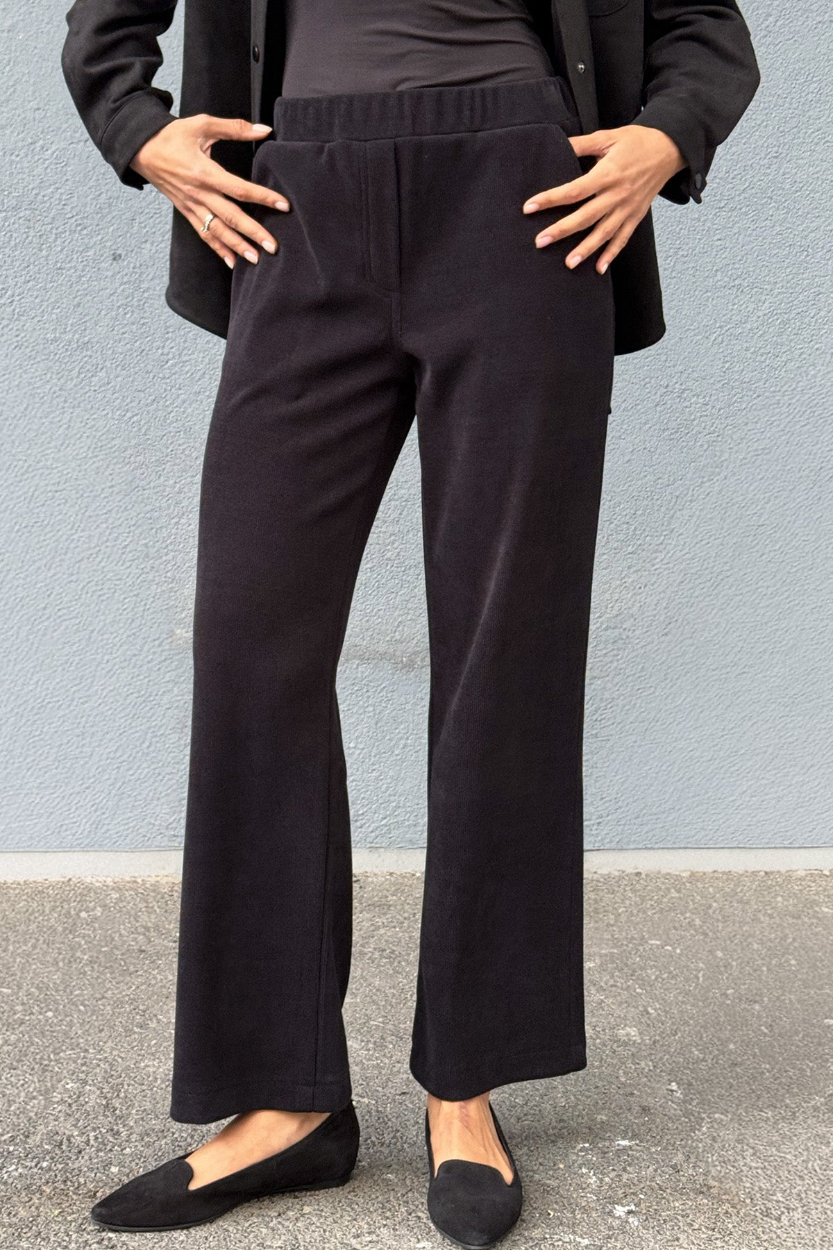 Kadife Görünümlü Belden Lastikli Bol Paça Pantolon