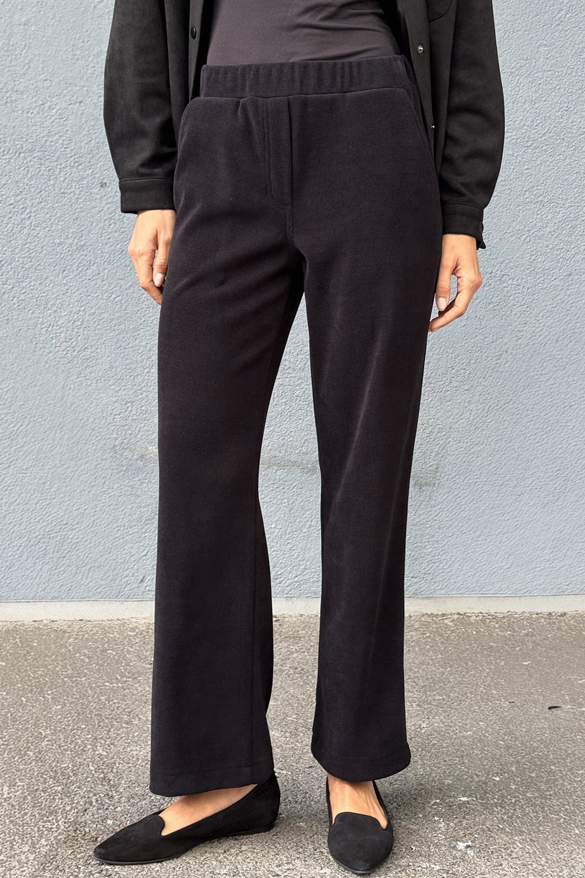 Kadife Görünümlü Belden Lastikli Bol Paça Pantolon