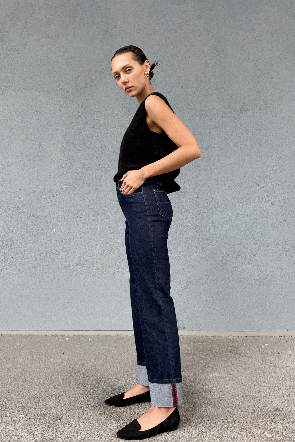 Yüksek Bel Paça Kıvrık Kırmızı İşleme Detaylı Straight Leg Kot Pantolon