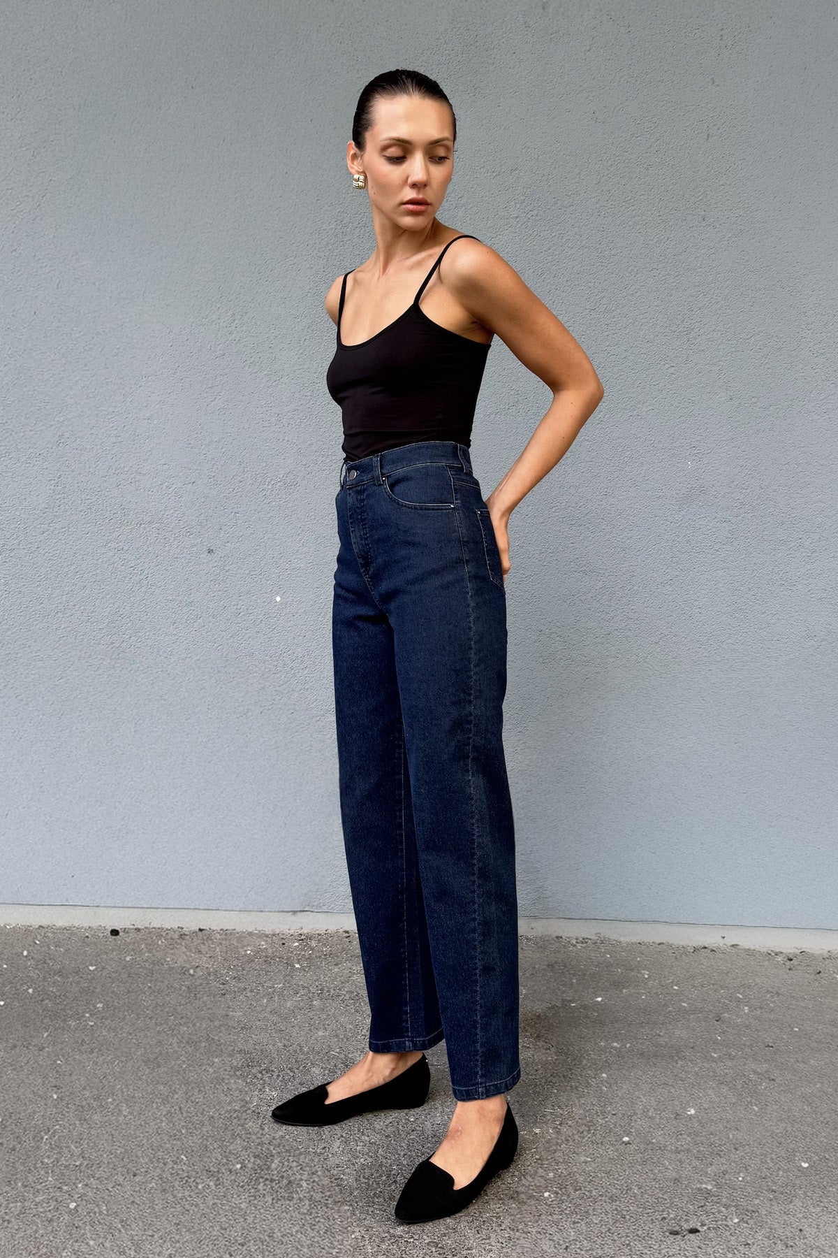 Barrel Fit Koyu Renk Yıkamalı Yüksek Bel Jean