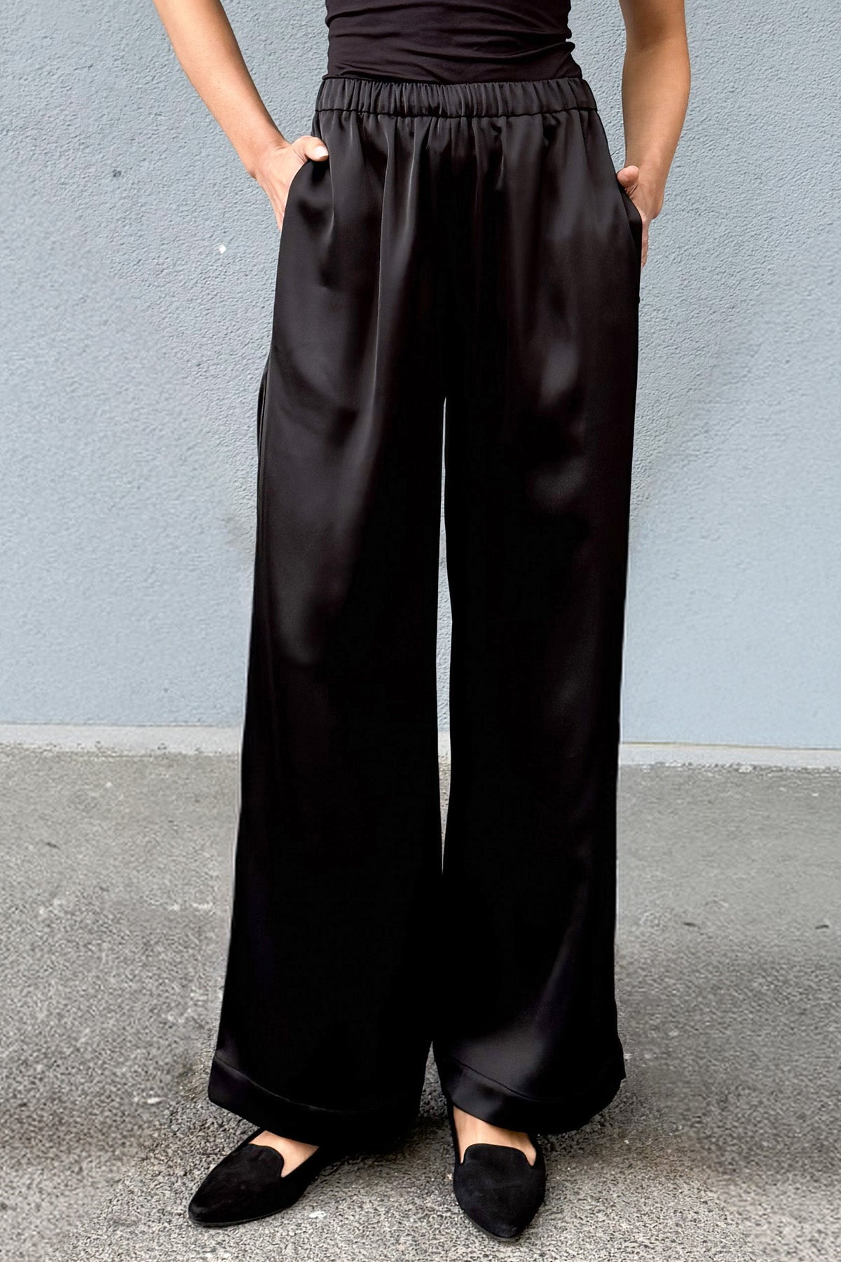 Kadın Siyah Saten Belden Lastikli Bol Paça Pantolon