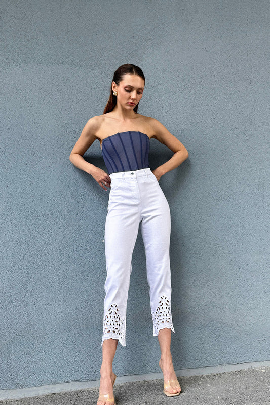Yüksek Bel Paça İşleme Detaylı Beyaz Bootcut Elastan İnce Pantolon