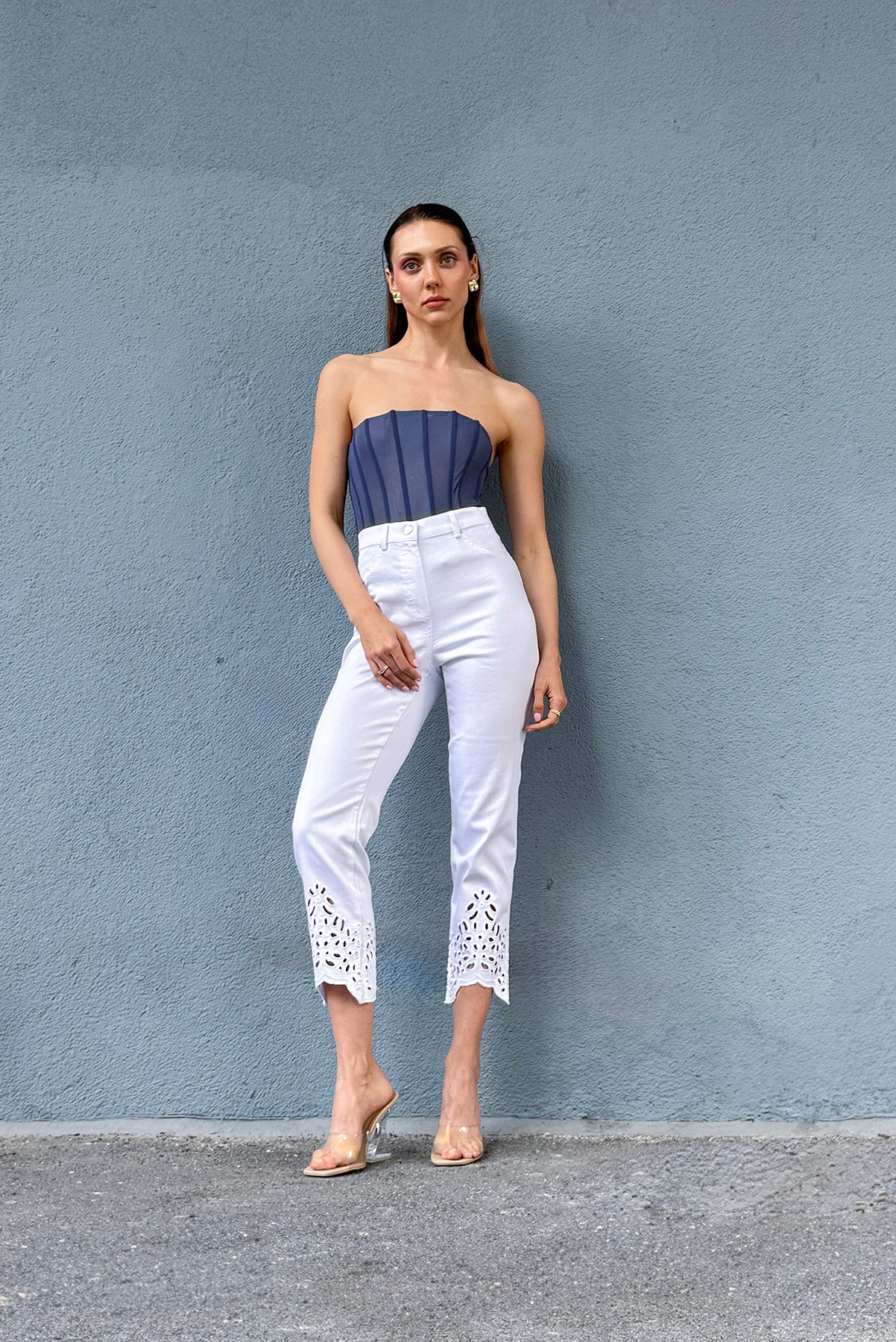 Yüksek Bel Paça İşleme Detaylı Beyaz Bootcut Elastan İnce Pantolon