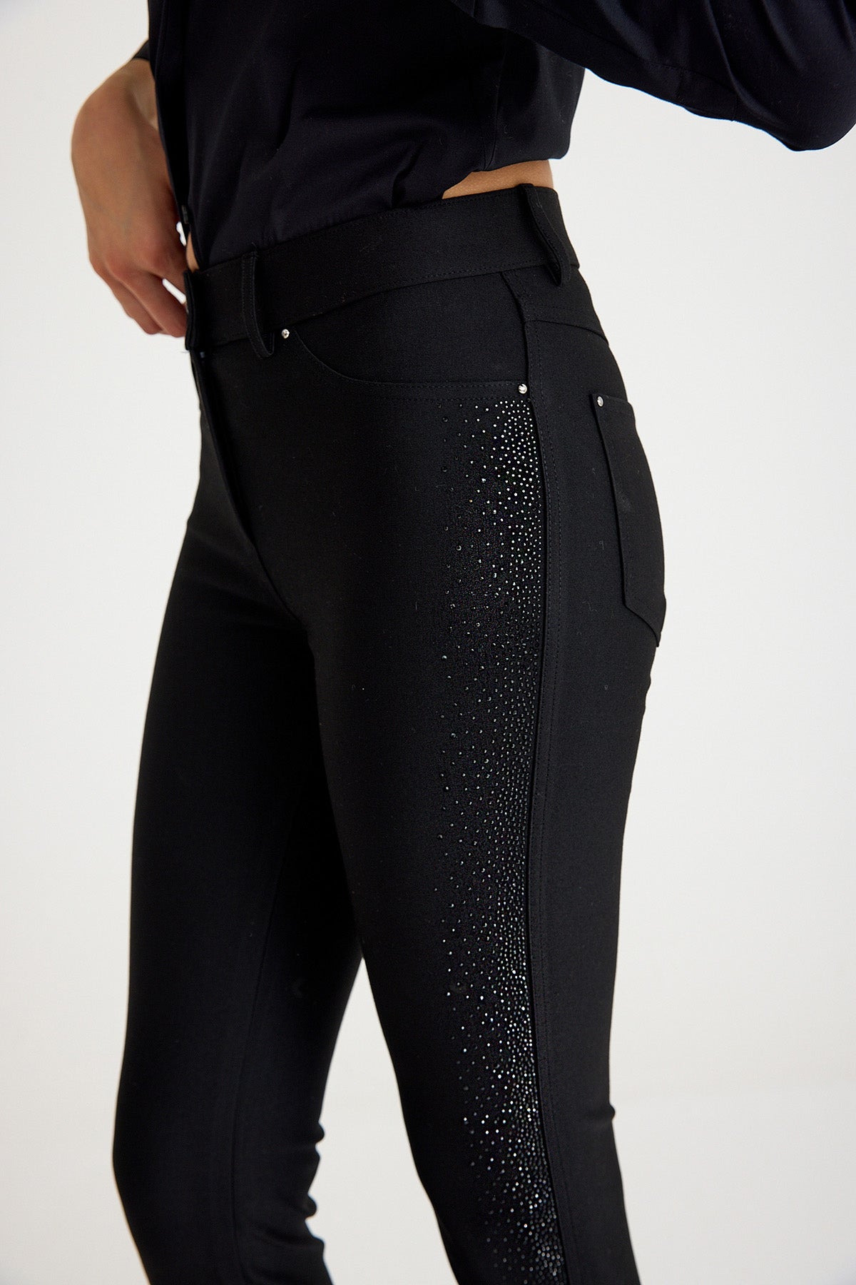 Kadın Siyah Yüksek Bel Vücut Toparlayıcı Kalın Çelik Örme Yanları Taşlı Pantolon