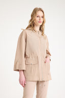 Kadın Rüzgarlık Fonksiyonel ve Su Geçirmez Tasarım