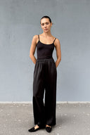 Kadın Siyah Saten Belden Lastikli Bol Paça Pantolon