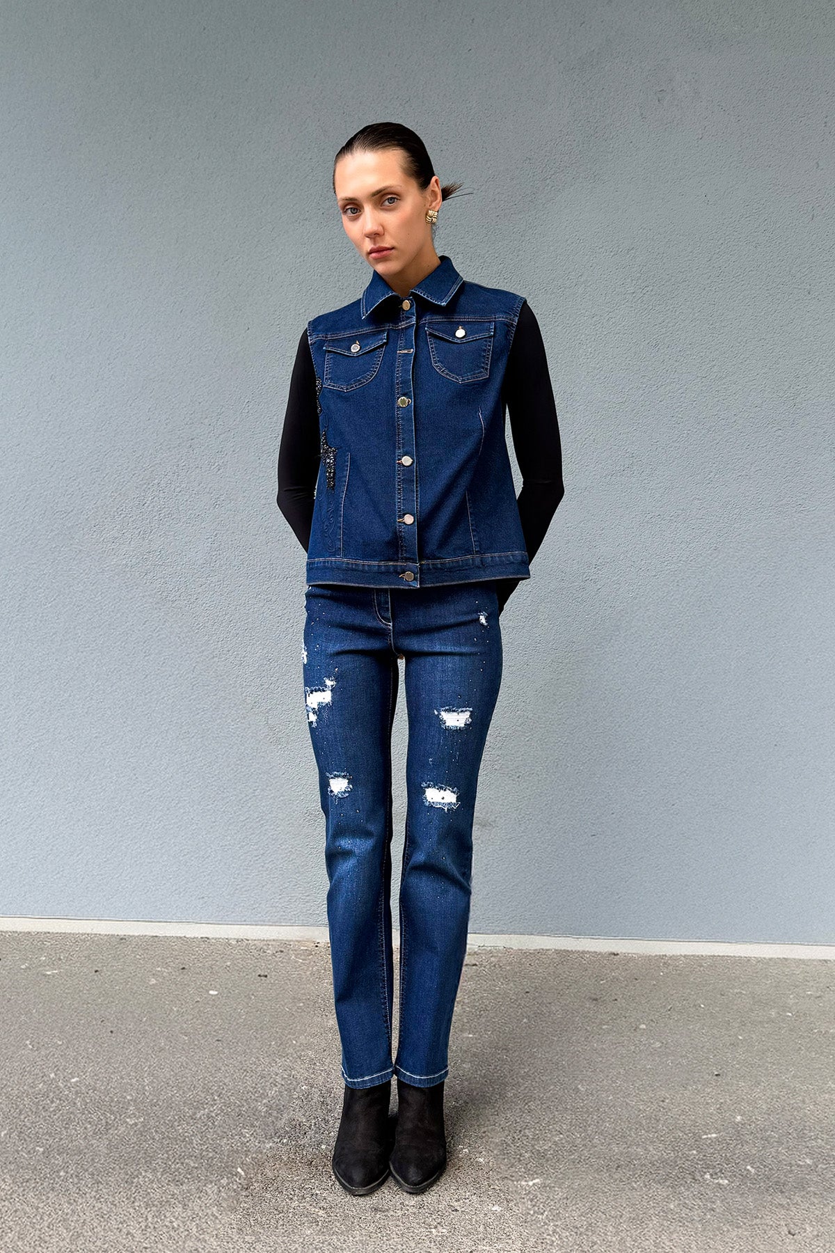 Kadın Bol Kesim Koyu Yıkamalı İşleme Detaylı Kot Yelek