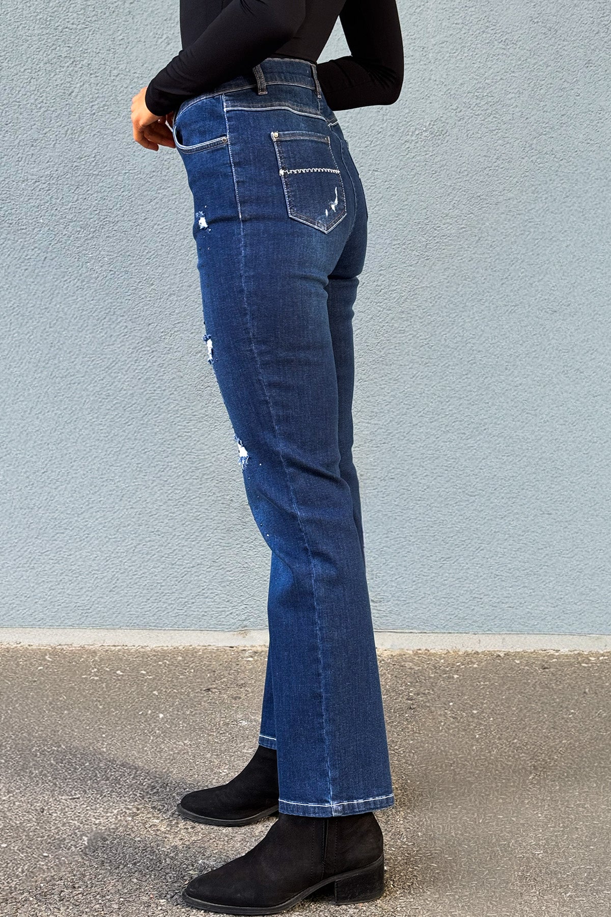 Yırtık Detaylı Koyu Yıkama Bootcut Jeans