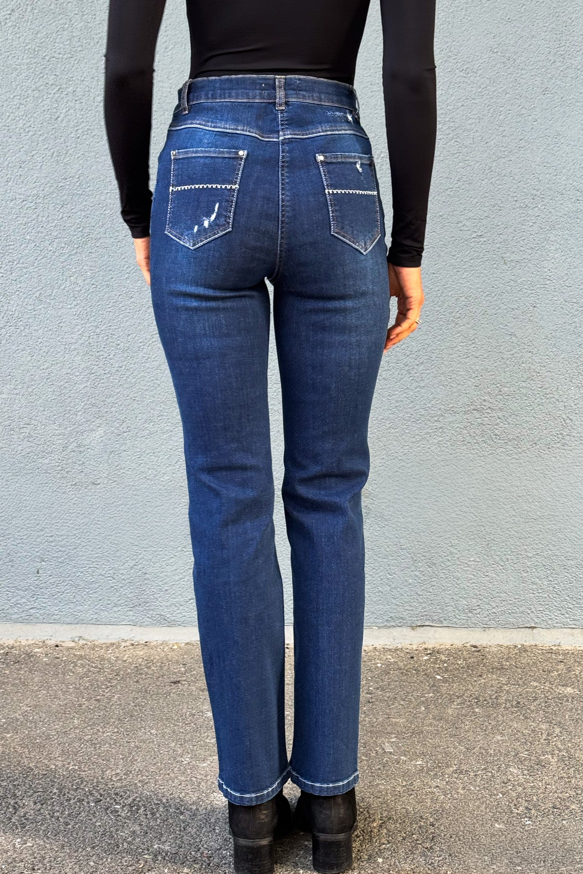 Yırtık Detaylı Koyu Yıkama Bootcut Jeans