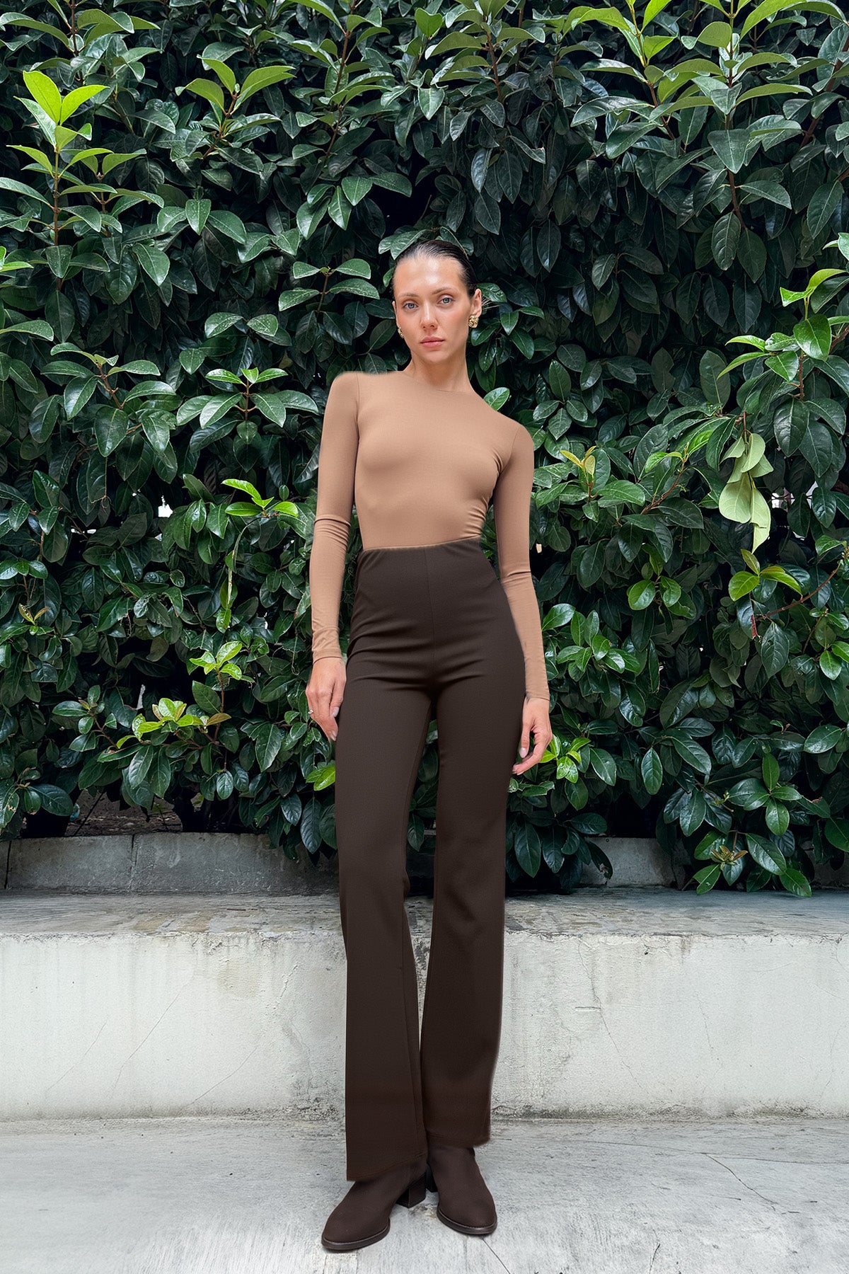 Kahve Krep Kumaş Belden Lastikli Hafif İspanyol Paça Pantolon