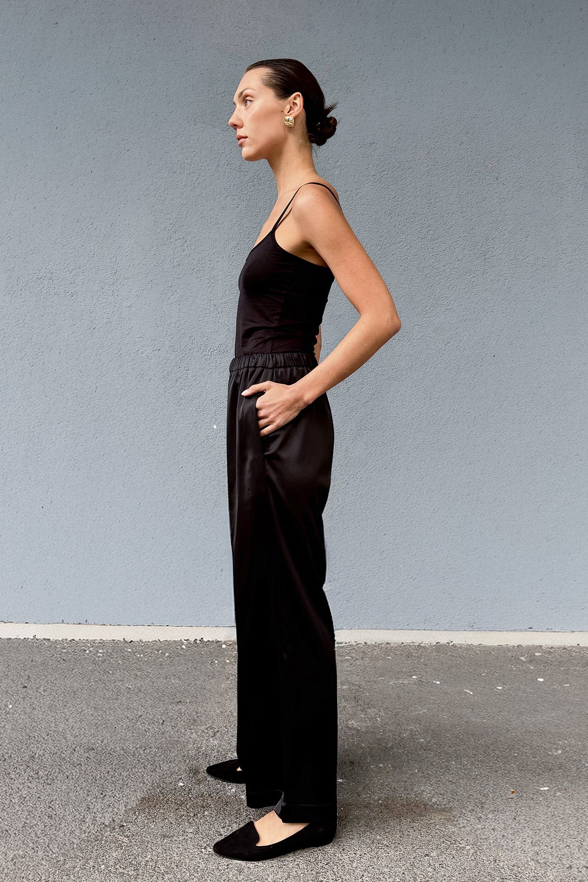 Kadın Siyah Saten Belden Lastikli Bol Paça Pantolon