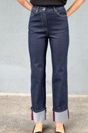 Yüksek Bel Paça Kıvrık Kırmızı İşleme Detaylı Straight Leg Kot Pantolon