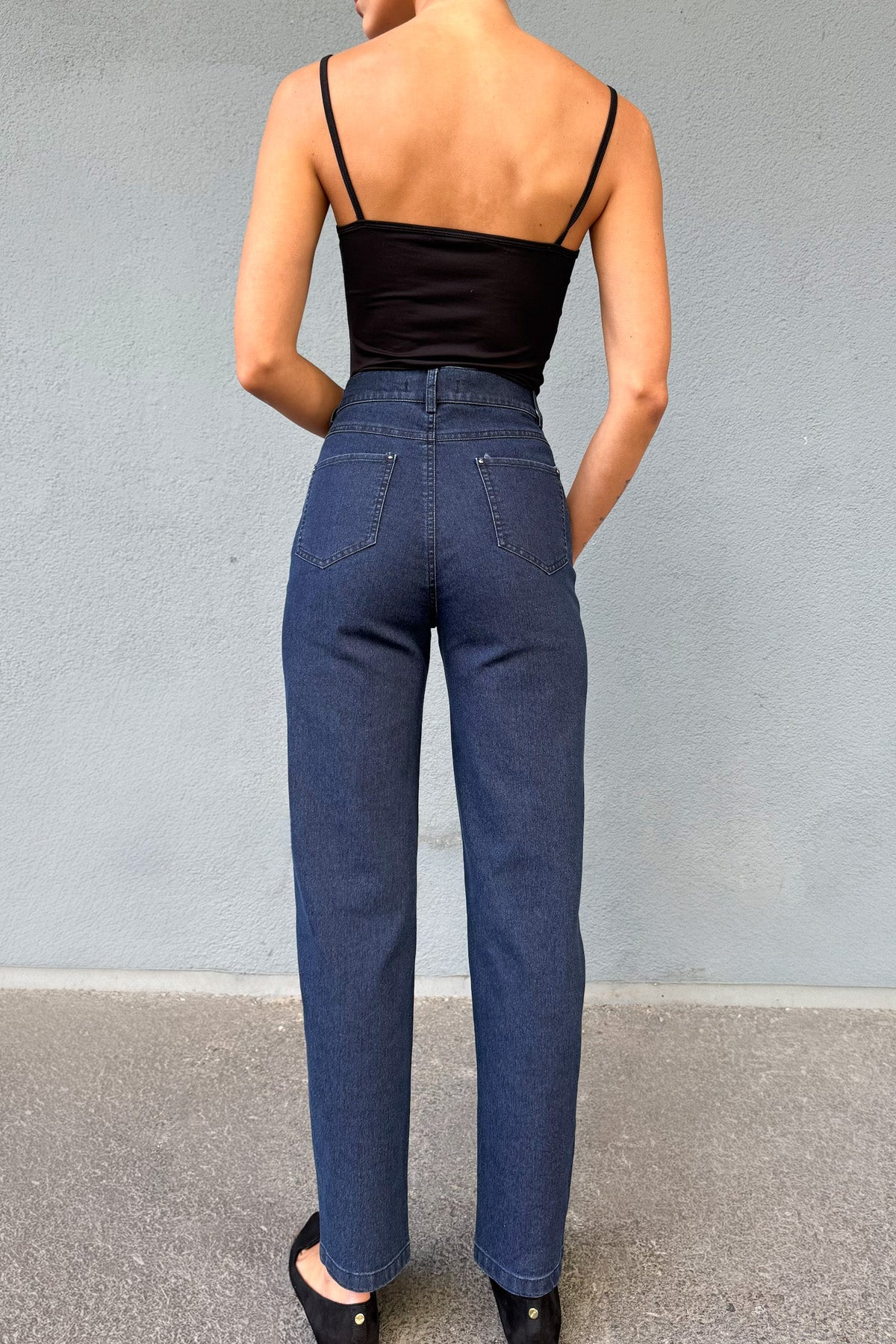 Barrel Fit Koyu Renk Yıkamalı Yüksek Bel Jean