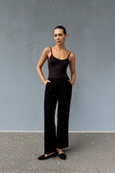 Kadife Görünümlü Belden Lastikli Bol Paça Pantolon