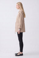 Women's Windbreaker Functional and Waterproof Design